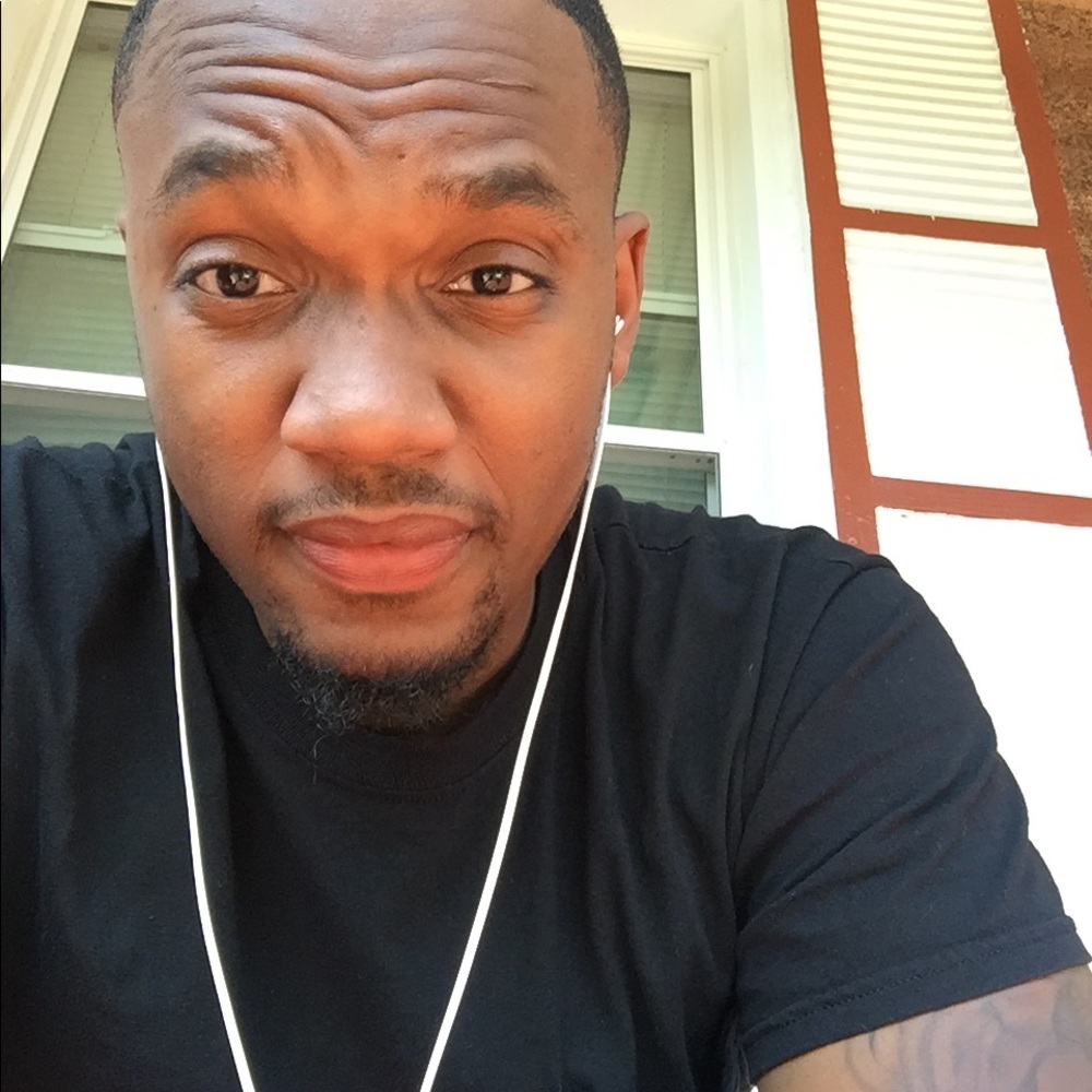 Meet your Posher, Leon